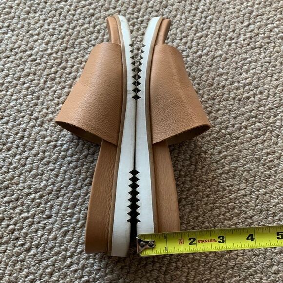 EILEEN Fisher leather tan sandals women’s size 6.5 - Picture 8 of 9